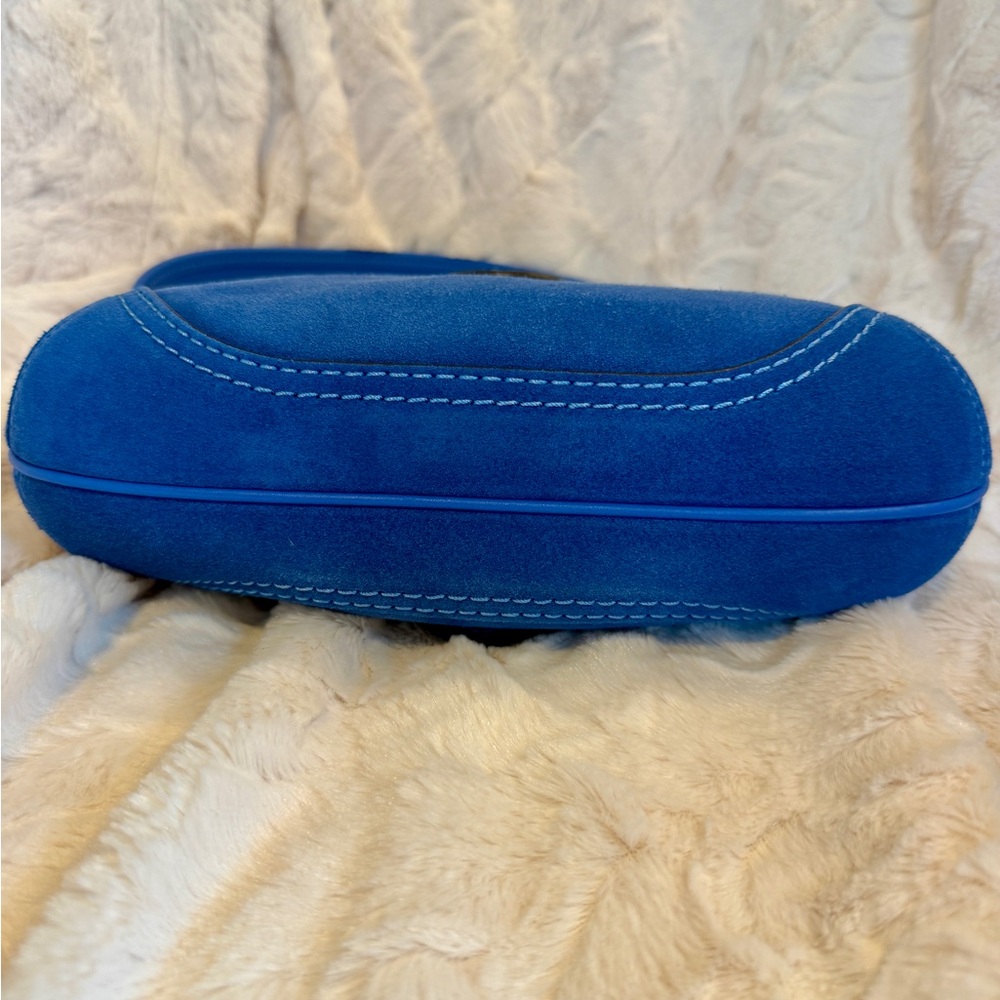 EUC Coach Soho flap shoulder bag re-edition in mist blue suede w/silver hardware - Picture 6 of 11